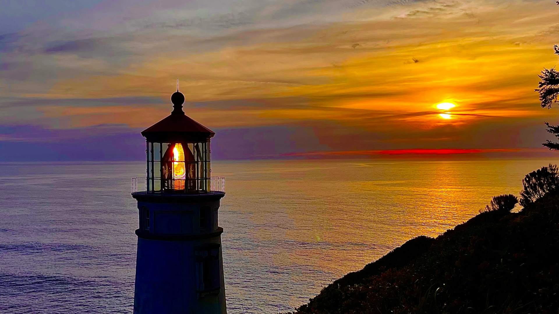Lighthouse in the evening sun